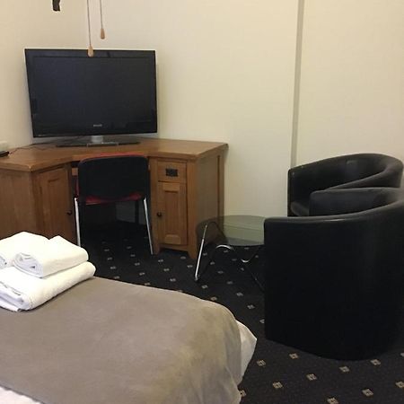 Trevelyan Hotel イルフォード エクステリア 写真