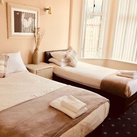 Trevelyan Hotel イルフォード エクステリア 写真