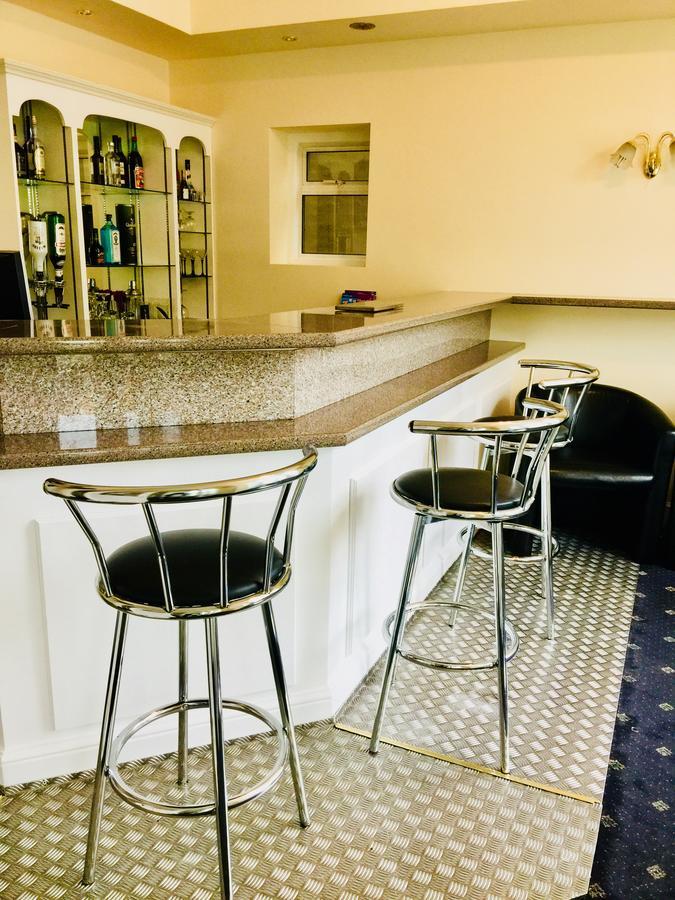 Trevelyan Hotel イルフォード エクステリア 写真