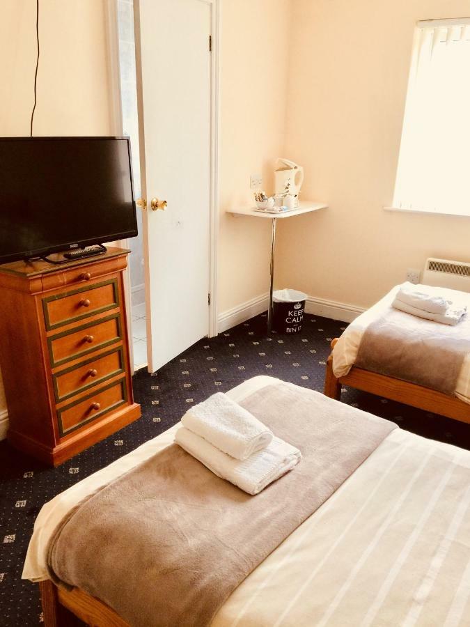 Trevelyan Hotel イルフォード エクステリア 写真