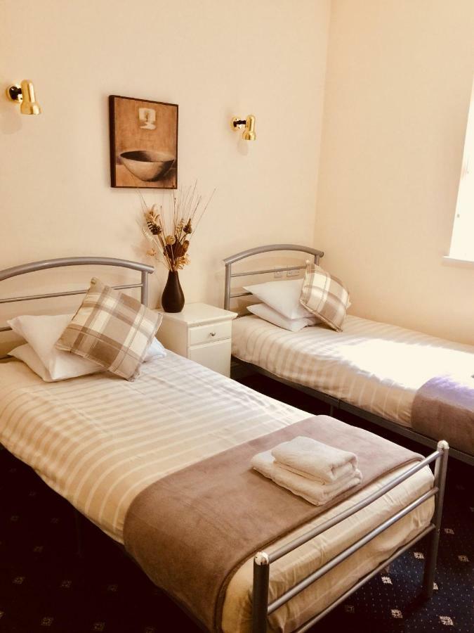 Trevelyan Hotel イルフォード エクステリア 写真