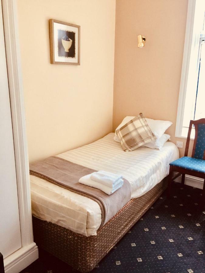 Trevelyan Hotel イルフォード エクステリア 写真