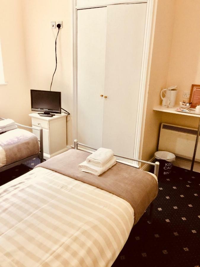 Trevelyan Hotel イルフォード エクステリア 写真