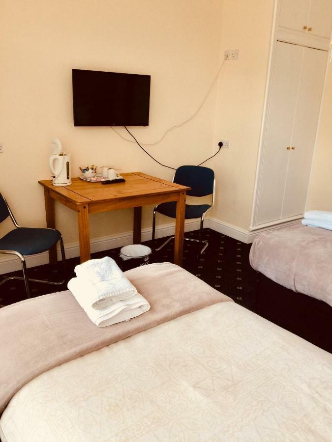 Trevelyan Hotel イルフォード エクステリア 写真